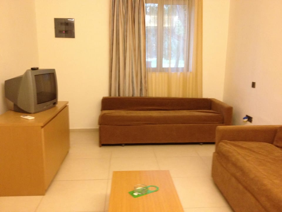 Bungalow Raum mit Schlafcouches Caravia Beach Hotel