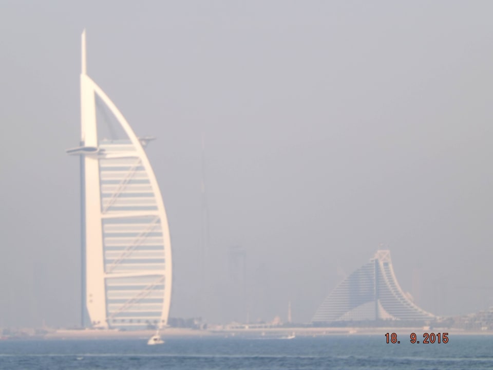 Richtung Burj Al Arab Rixos The Palm Hotel & Suites