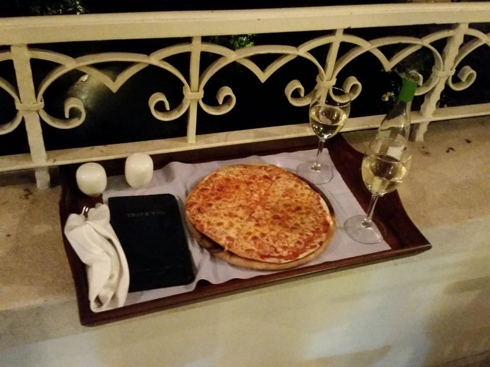 Roomservice Hotel The American Colony