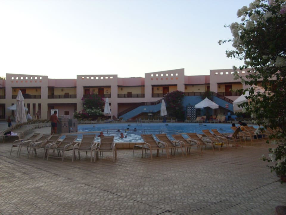 Quick Pick Pool Blend Club Aqua Resort
