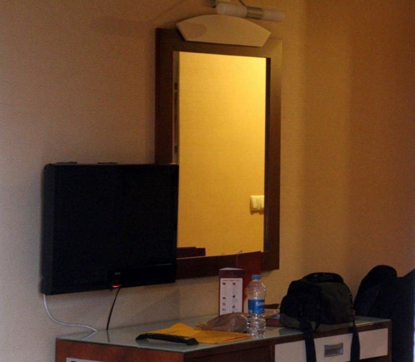 Ablagemöglichkeiten gibt es ausreichend. Belek Beach Resort Hotel