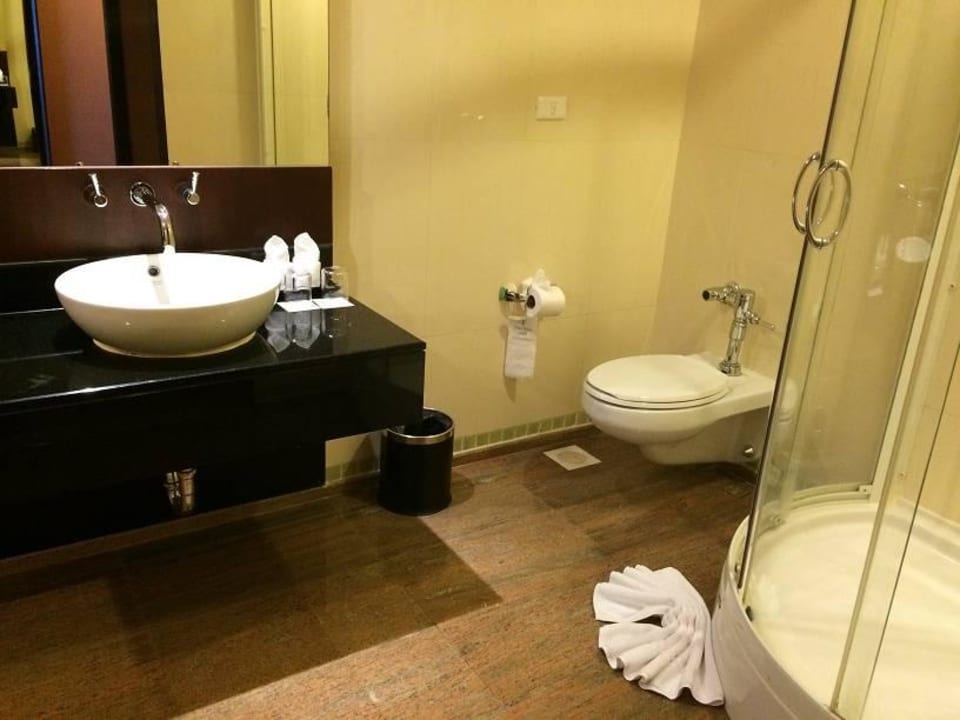 Bathroom  Hotel Grand Pacific Sovereign Resort & Spa