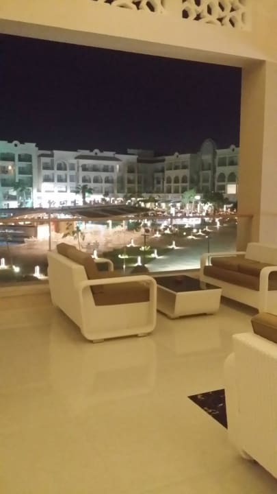 Blick von der Terrasse auf die Anlage Pickalbatros White Beach Resort - Hurghada