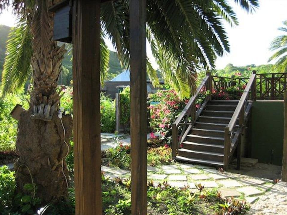 Aufgang zu einigen Zimmern im Haupthaus Keyonna Beach, Antigua