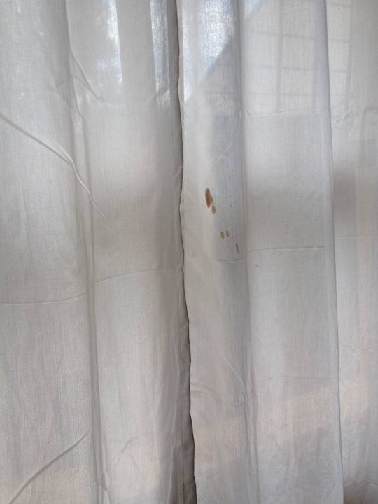 Verschmutzte Gardinen Finca Kalotta