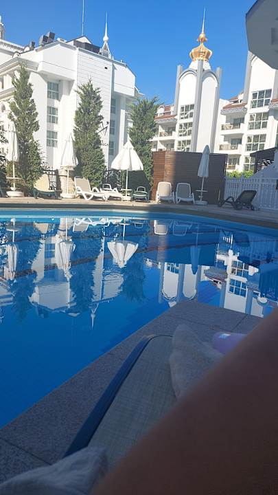 Pool Well Palace Side