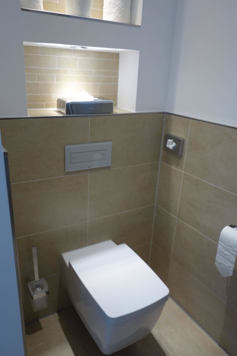 Bad im Doppelzimmer Heiner's Parkhotel