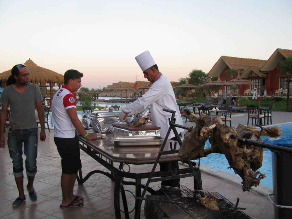 Гриль на воздухе Pickalbatros Jungle Aqua Park Resort - Neverland Hurghada