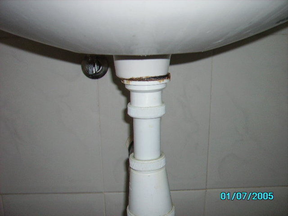 Keime im Bad Corona Roja