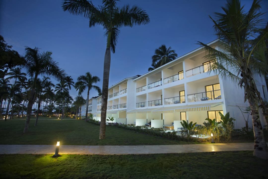 Exterior View Viva V Samana by Wyndham – Adults Only