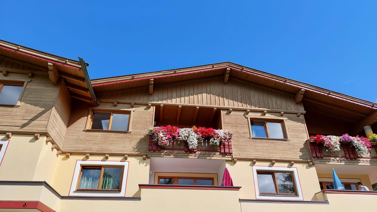 Außenansicht Hotel Bellevue am See