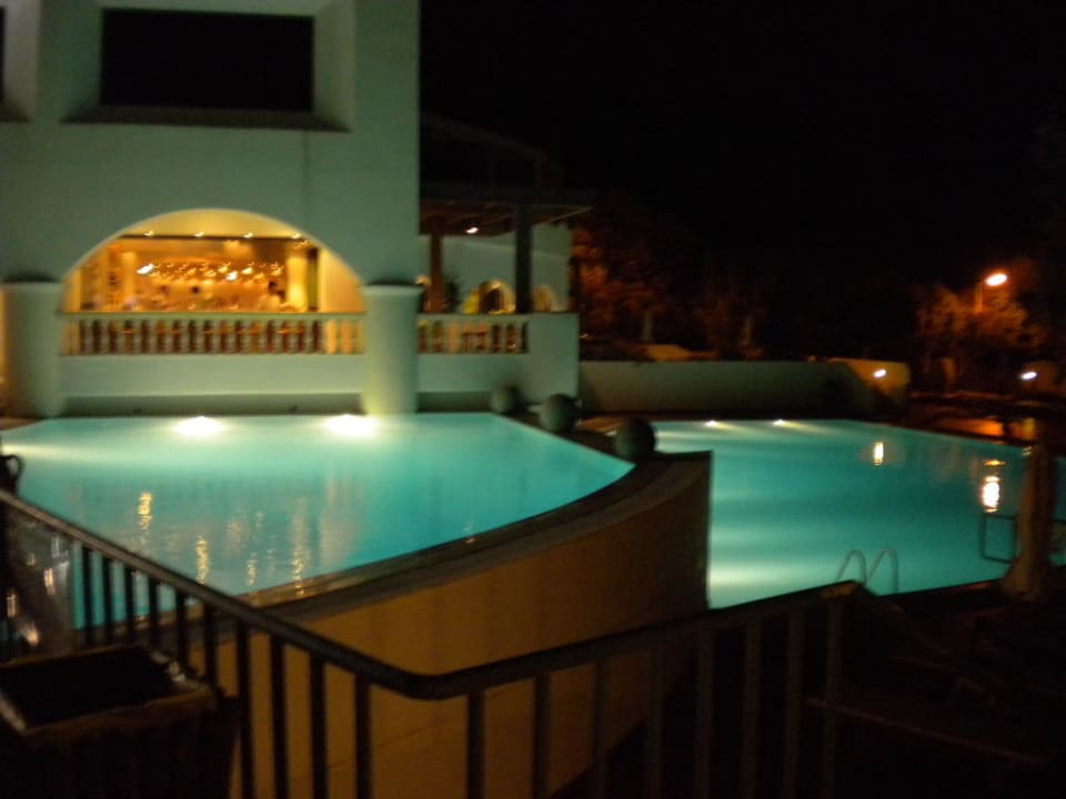 Poolanlage direkt am Hotel Esperos Village Blue & Spa - Adults only