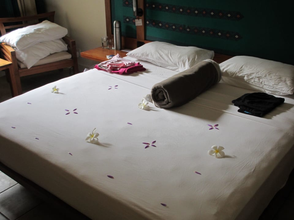 Dekoriertes Bett Mermaid Hotel & Club