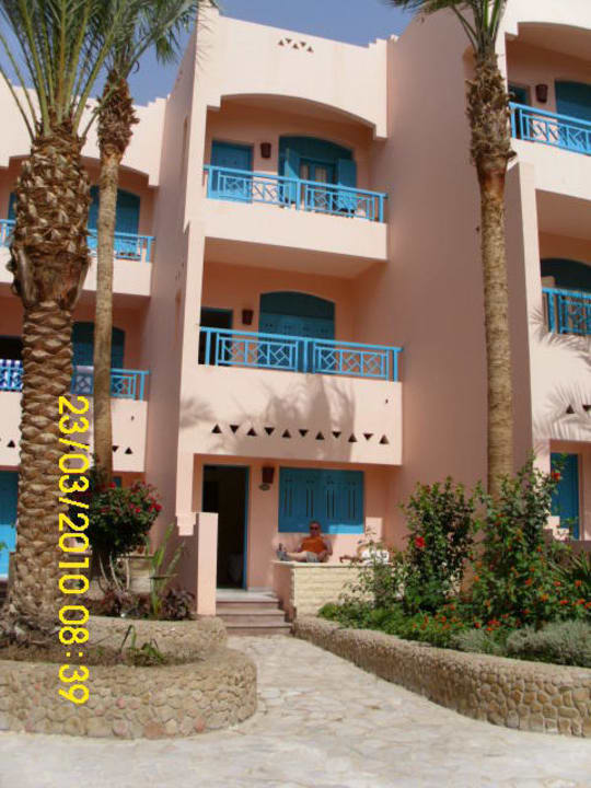 Hotelzimmer von außen Hotel Le Pacha Beach Resort