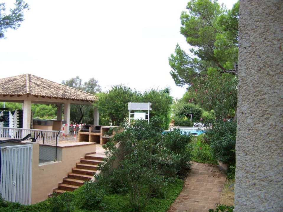 Blick vom Balkon in Richtung Pool Aparthotel Houm Plaza Son Rigo