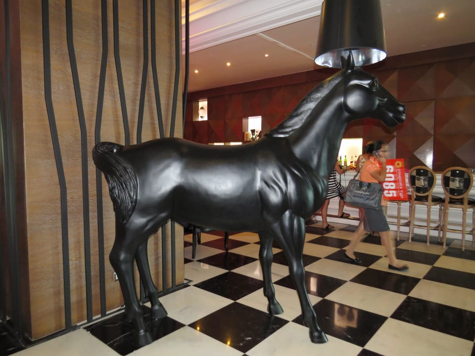 Da steht ein Pferd auf dem Flur Hotel Delphin Imperial