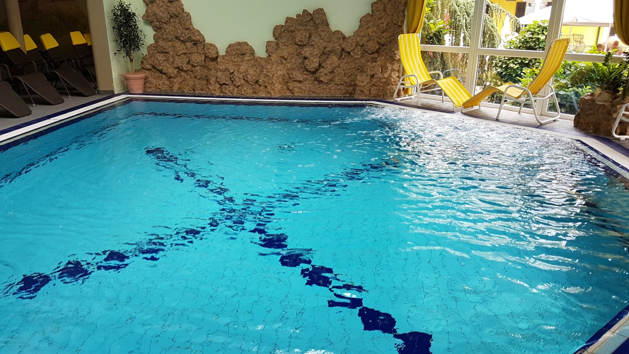 Pool Schlössl Hotel Kindl