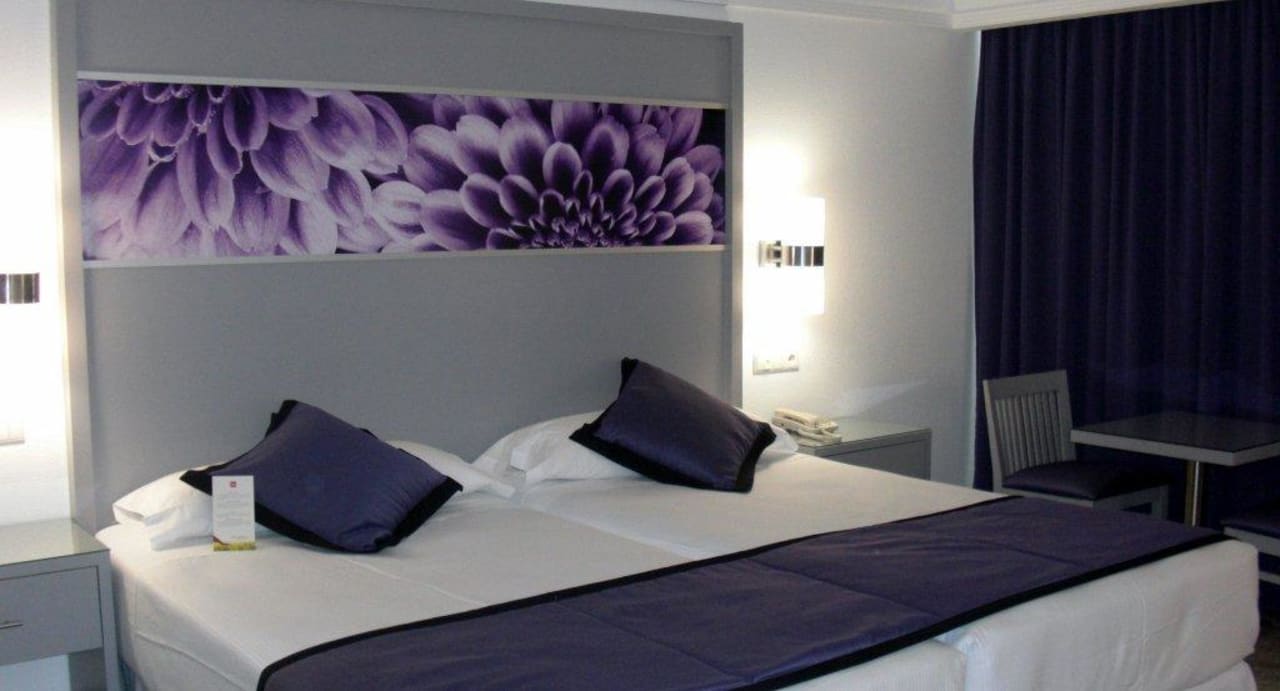 Das Bett, schöne Farbkombination Hotel Riu Nautilus - Adults only