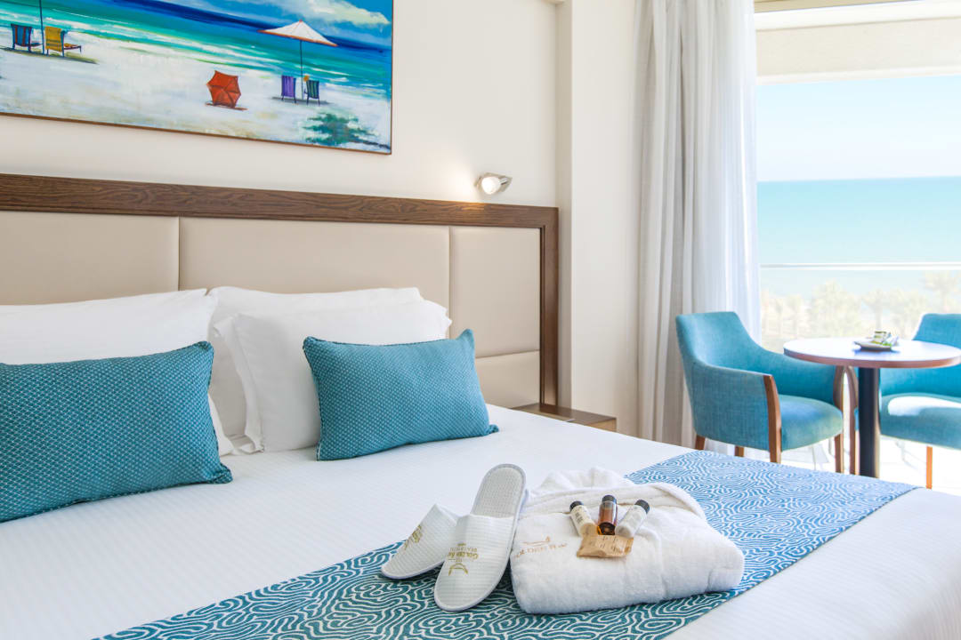Zimmer The Golden Bay Beach Hotel
