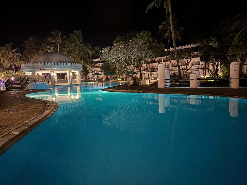 Pool Hotel Southern Palms Beach Resort