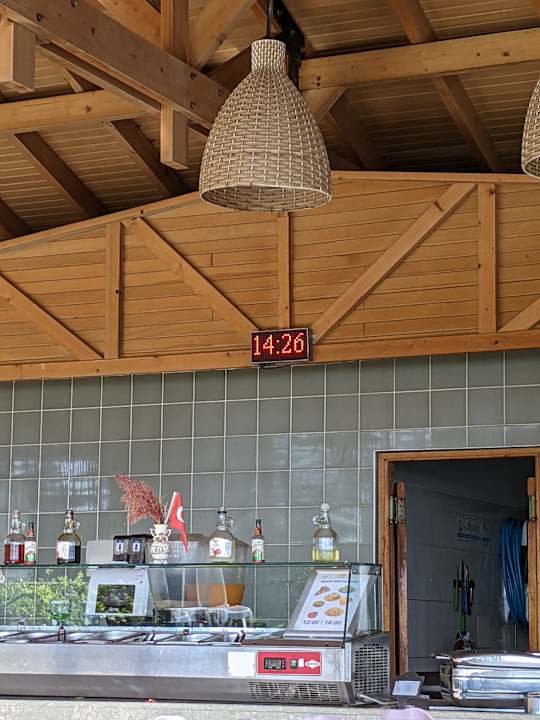 Gastro Saturn Palace Resort Hotel