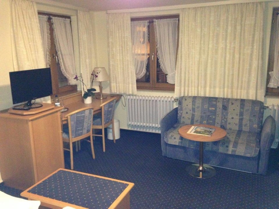 LCD und Sofa Hotel Kreuz
