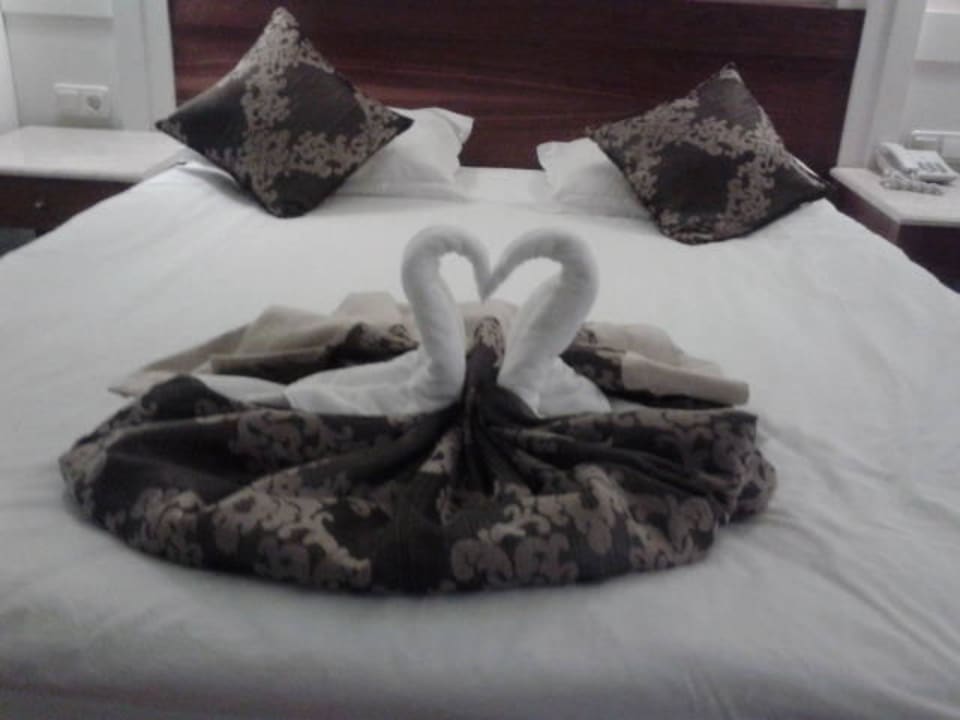 Schöne Zimmer und Super Zimmerfeenl  Alba Queen Hotel