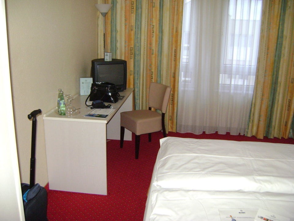 Schreibtisch PLAZA INN Karlsruhe Nord