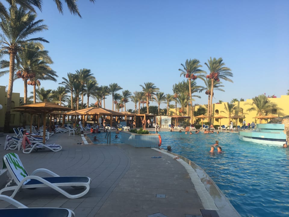 Pool Palm Beach Resort