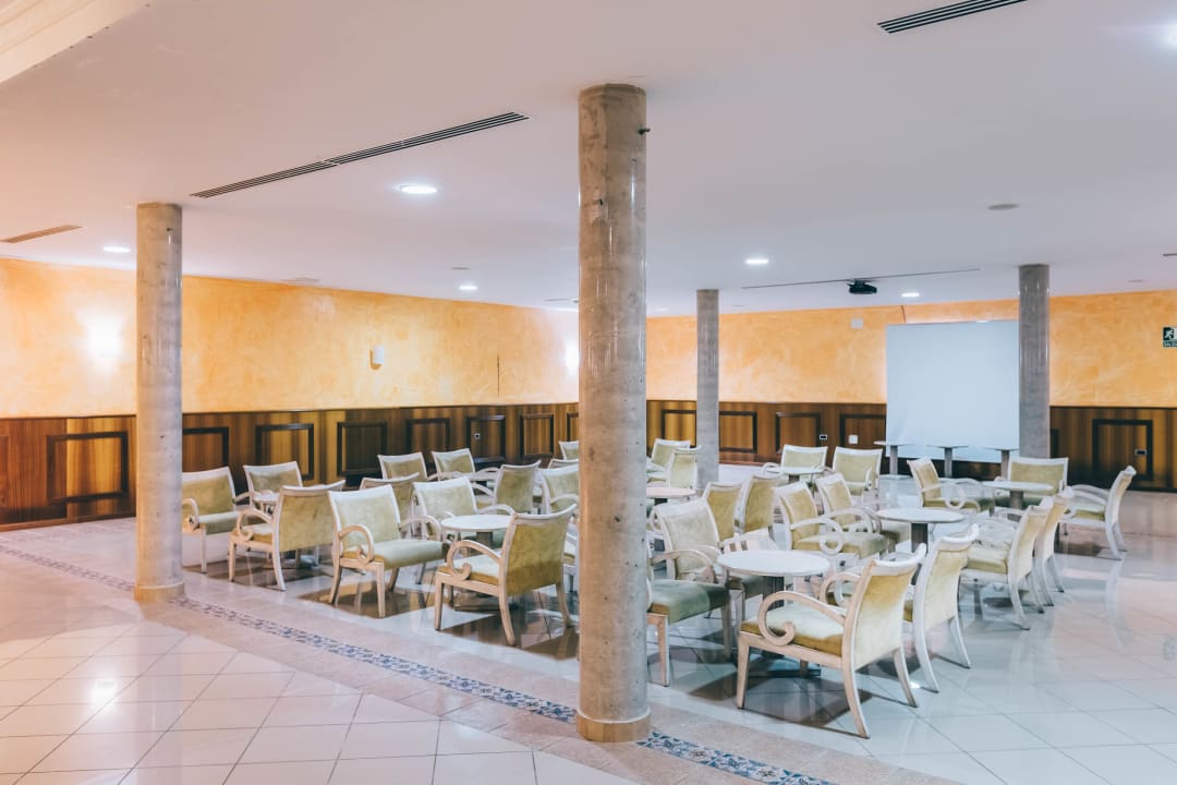 Gastro Grand Muthu Golf Plaza Hotel & Spa