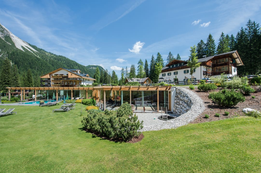 Außenansicht Hotel Dolomitenhof & Chalet Alte Post