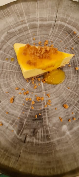 Gastro Rose Rayhaan by Rotana