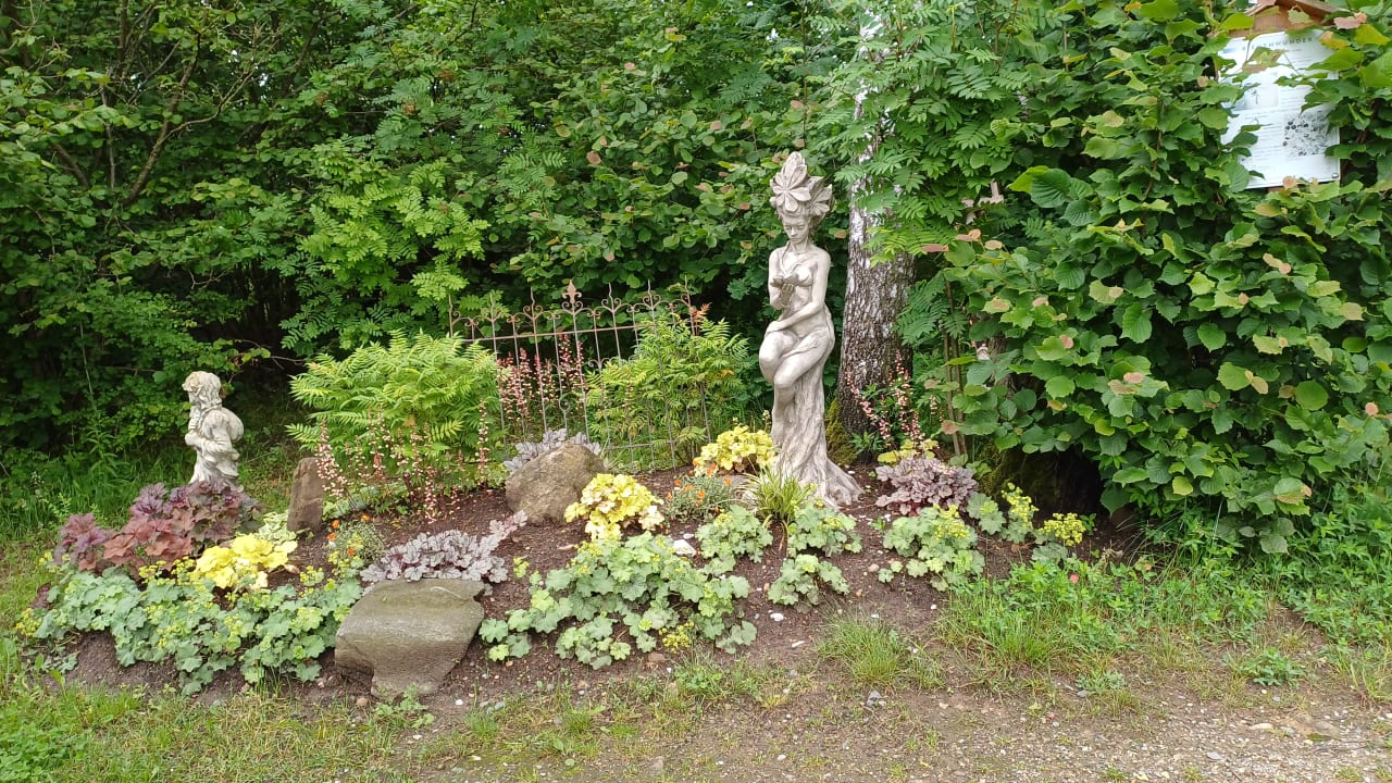 Gartenanlage Spirit & SPA Hotel Birkenhof am Elfenhain