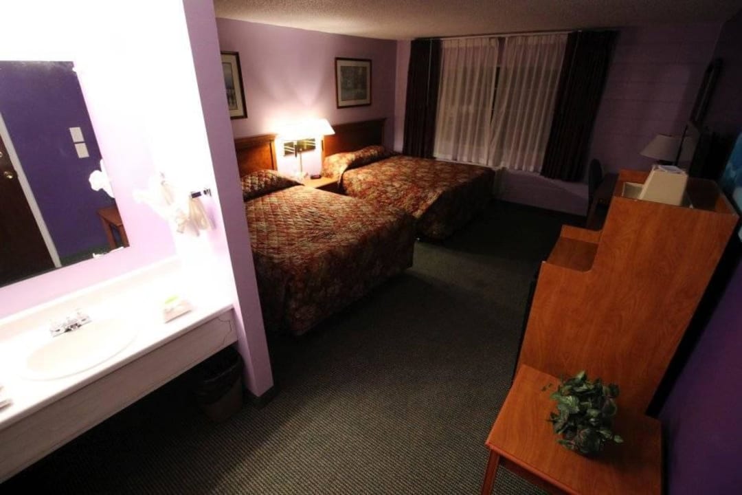 Zimmer Maverick Motel