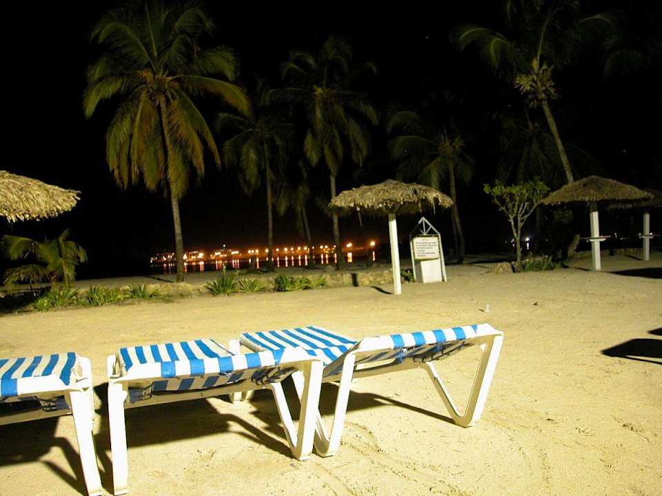 Abends sehr hell am Strand 2 BelleVue Dominican Bay