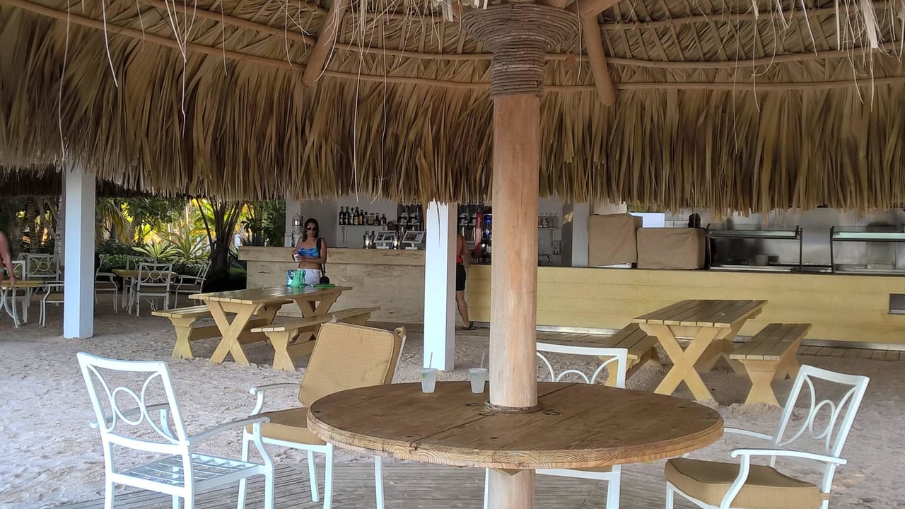 Snack Restaurant am Strand Meliá Caribe Beach Resort-All Inclusive