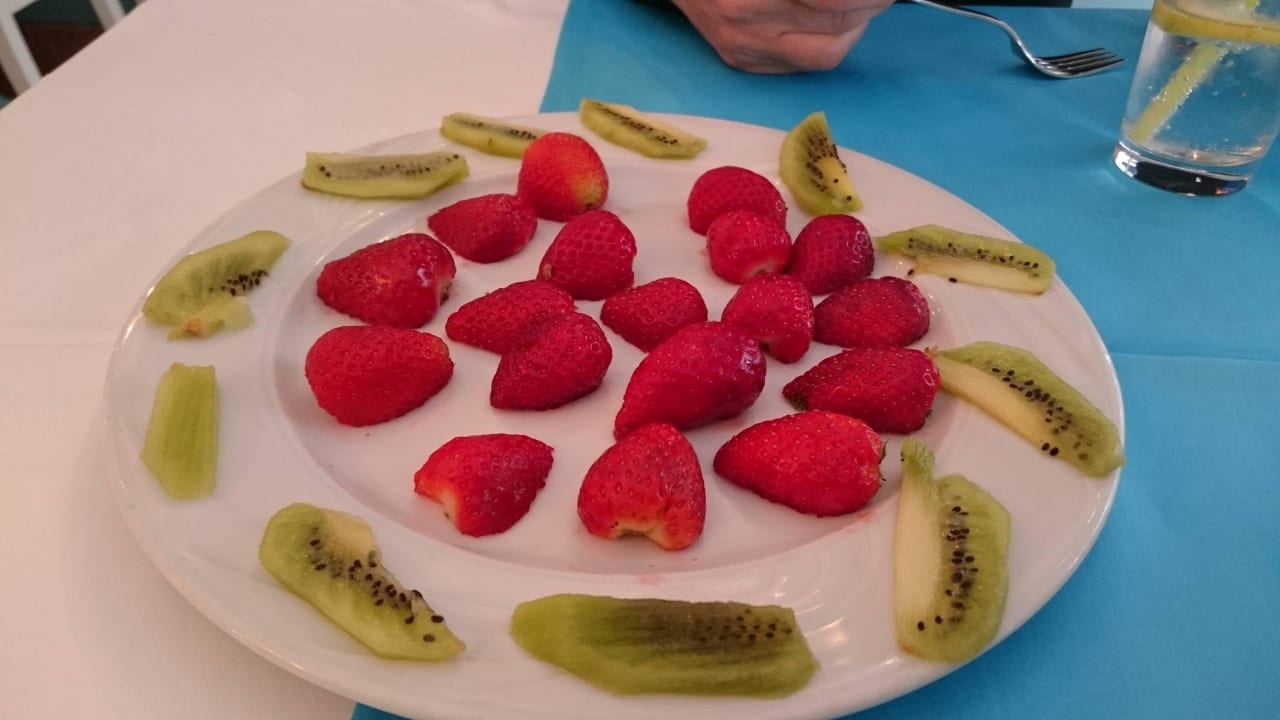 Ich wollte 3 Erdbeeren und bekam das :-) Quattro Beach Spa & Resort