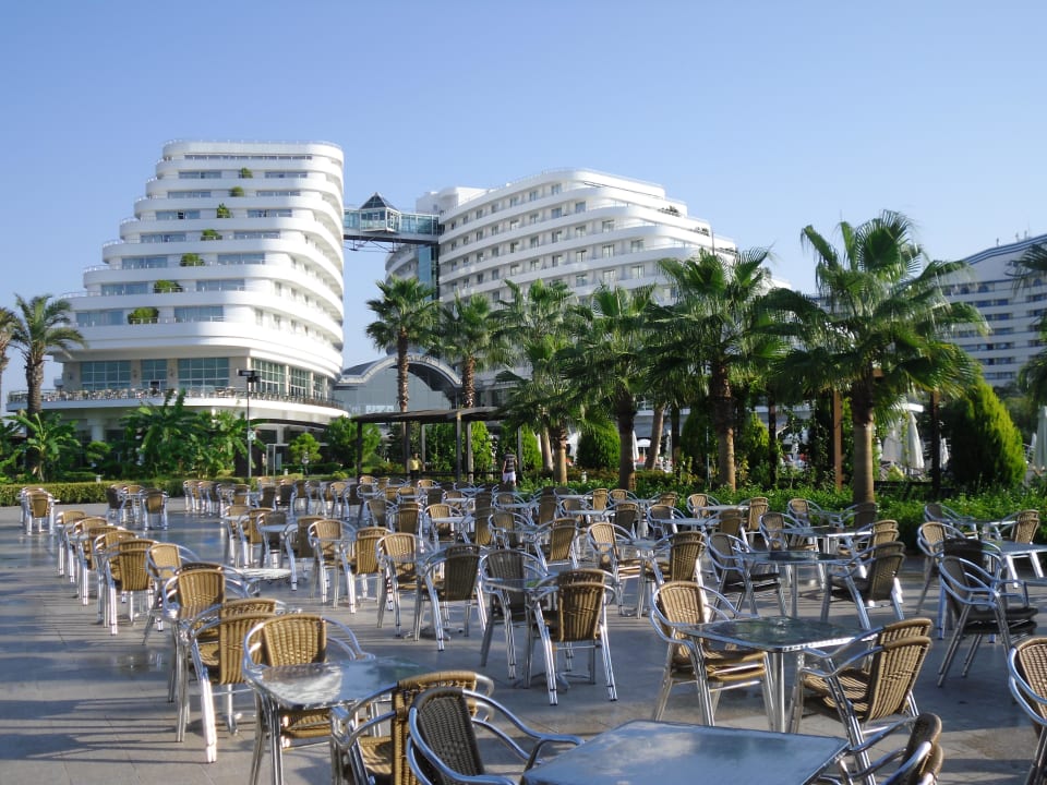 Blick vom Pool Hotel Miracle Resort