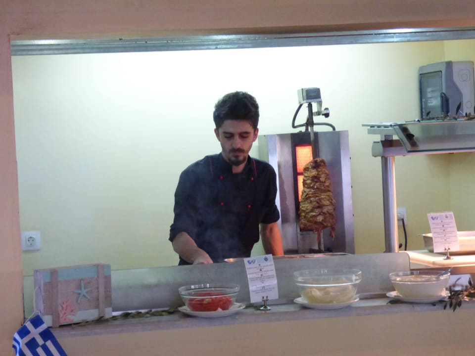 Zusätzlich zum Buffet auch noch Live-Cooking HARPIN Happy Days Beach Hotel