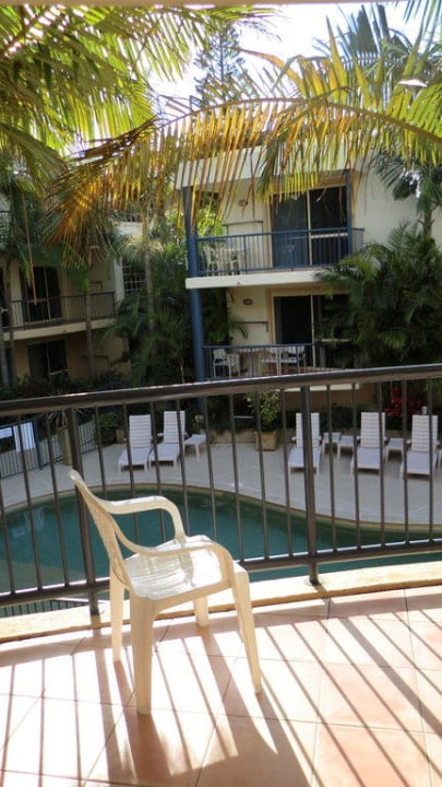 ...see ya at the pool...! Apartments Beachside Holiday