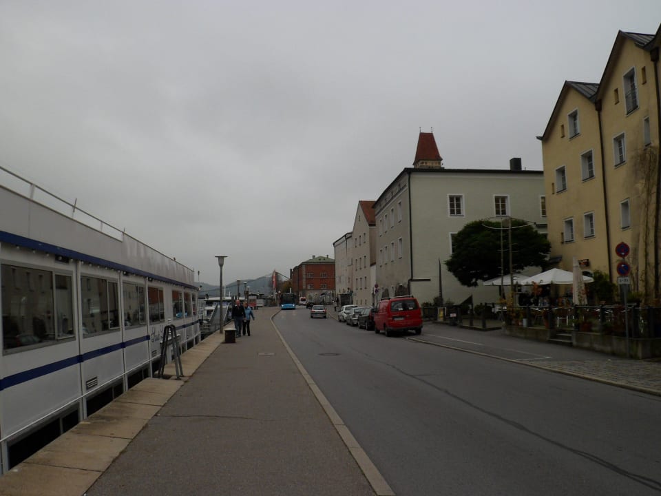 Straße vor dem Hotel  Hotel Residenz Passau