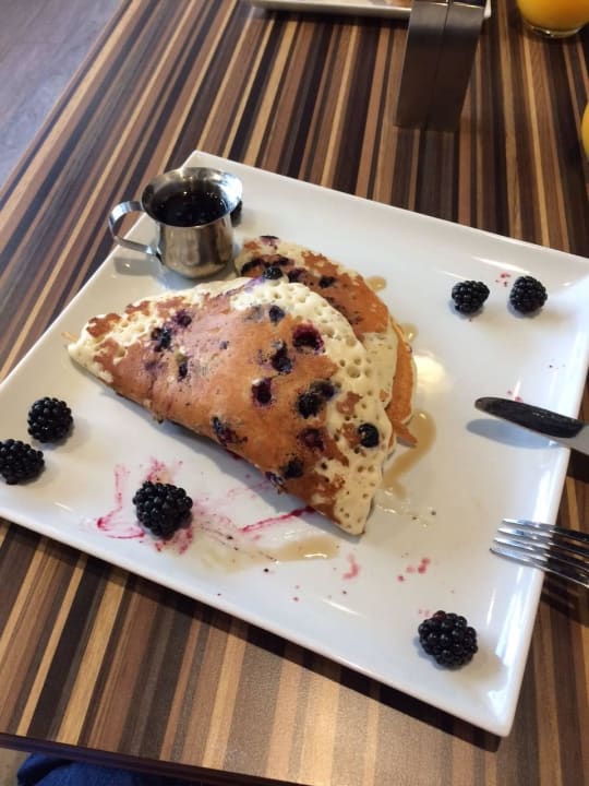 Pancakes Hotel Wyndham Santa Monica at the Pier