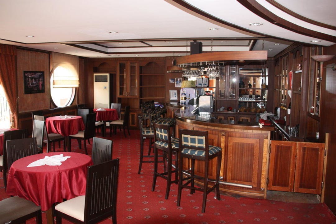 English-Pub Royal Atlantis Beach Hotel