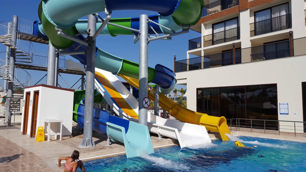 3 Glamour Resort & Spa