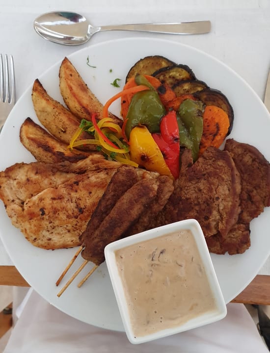 Gastro Serry Beach Resort