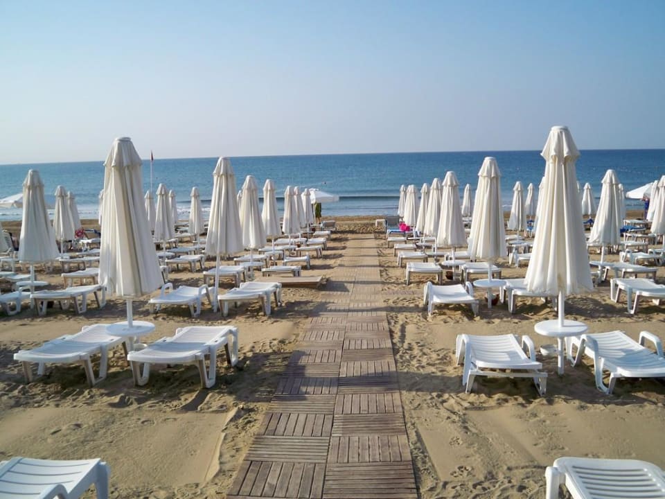 Hoteleigener Strand Side Star Elegance