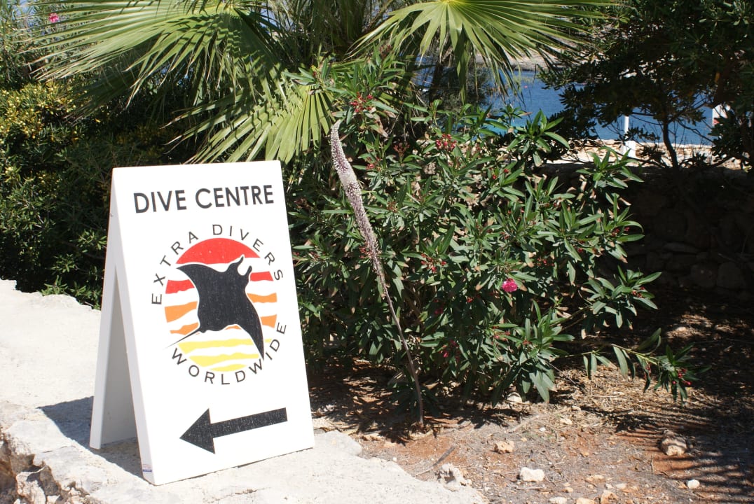 Hinweisschild Comino Hotel & Bungalows