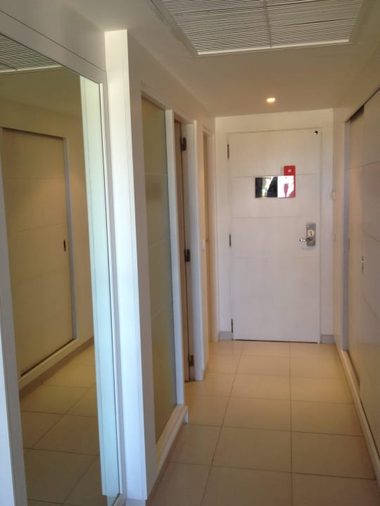 Korridor mit viel Stauraum, Seniorsuite Djerba Plaza Thalasso & Spa