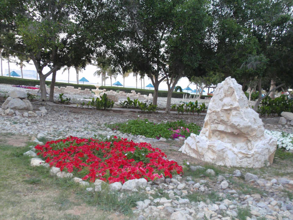 Viele Blumen  BM Beach Resort