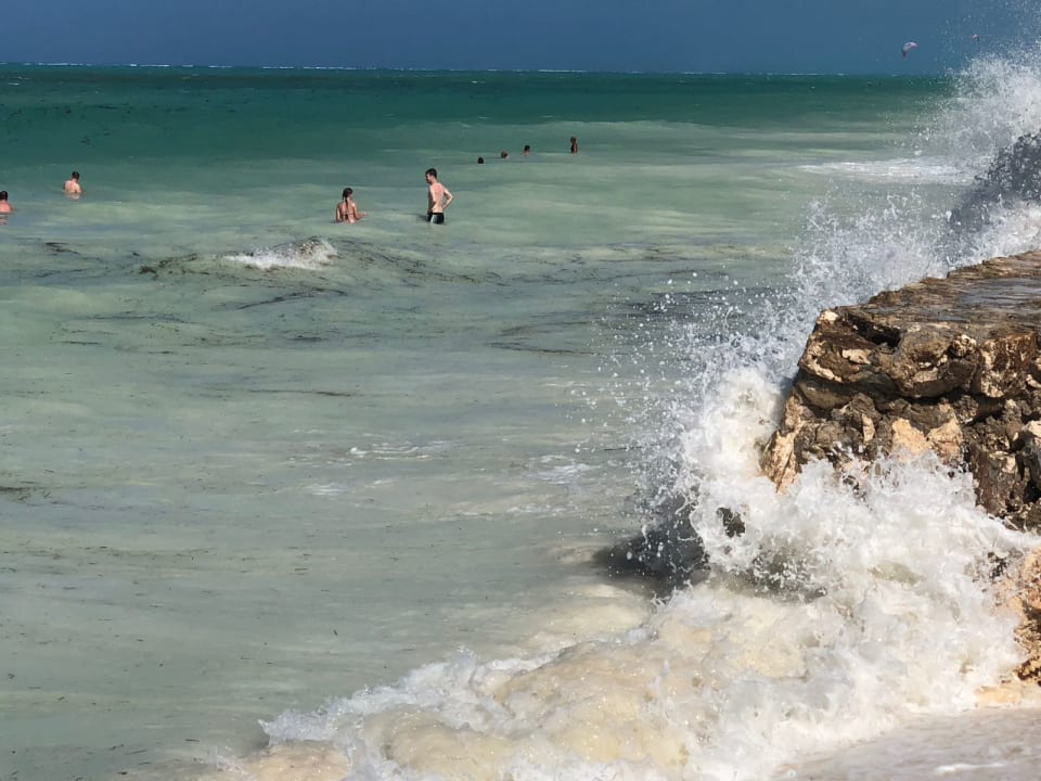 Strand Neptune Pwani Beach Resort & Spa